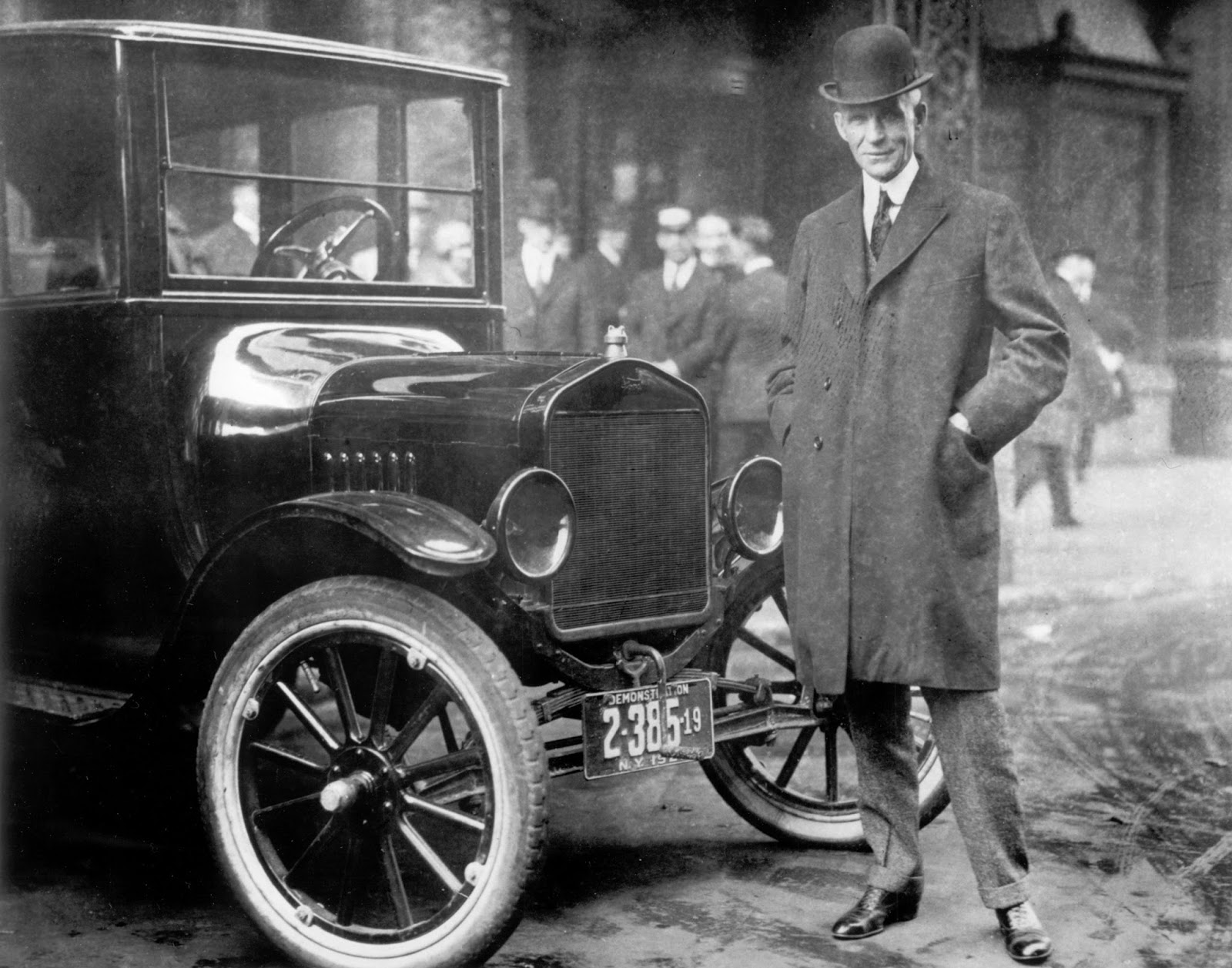 O2Bhenry2Bford Όταν ο Henry Ford, έφτιαξε το πρώτο του μοτέρ, μέσα σε έναν νεροχύτη