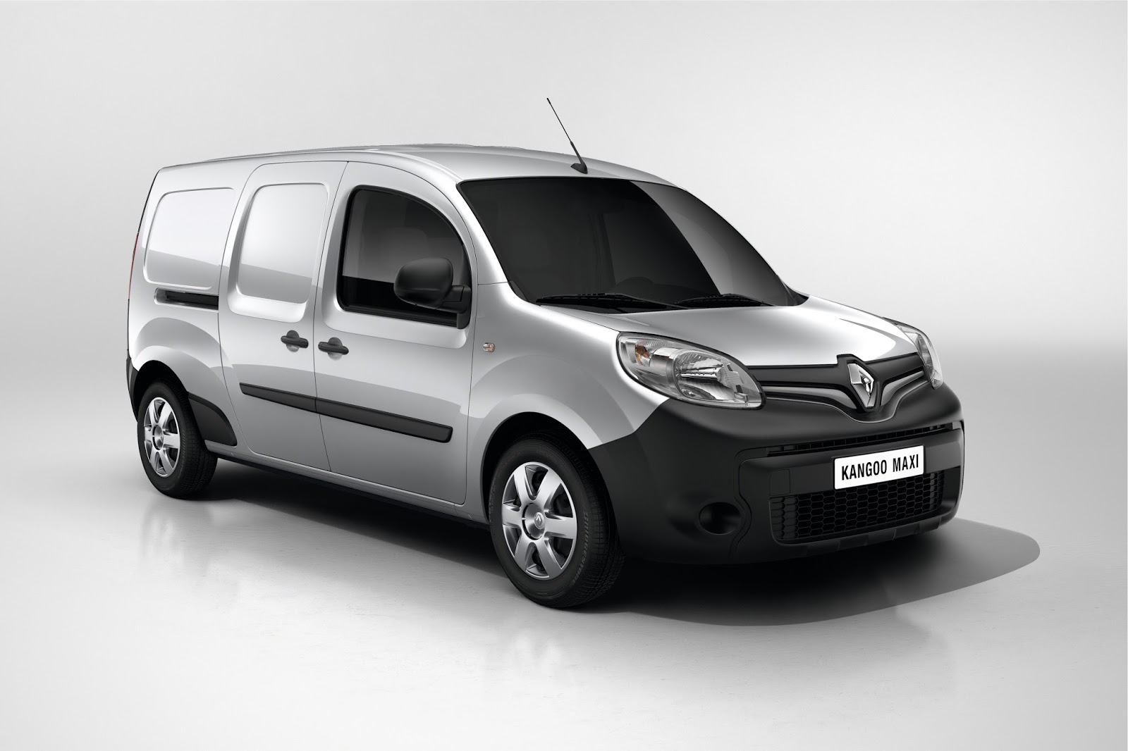 Renault 51810 global en Το επαγγελματικό Renault Kangoo PRO+ ξεκινά την πορεία του στην Ελληνική αγορά από 14.998 ευρώ