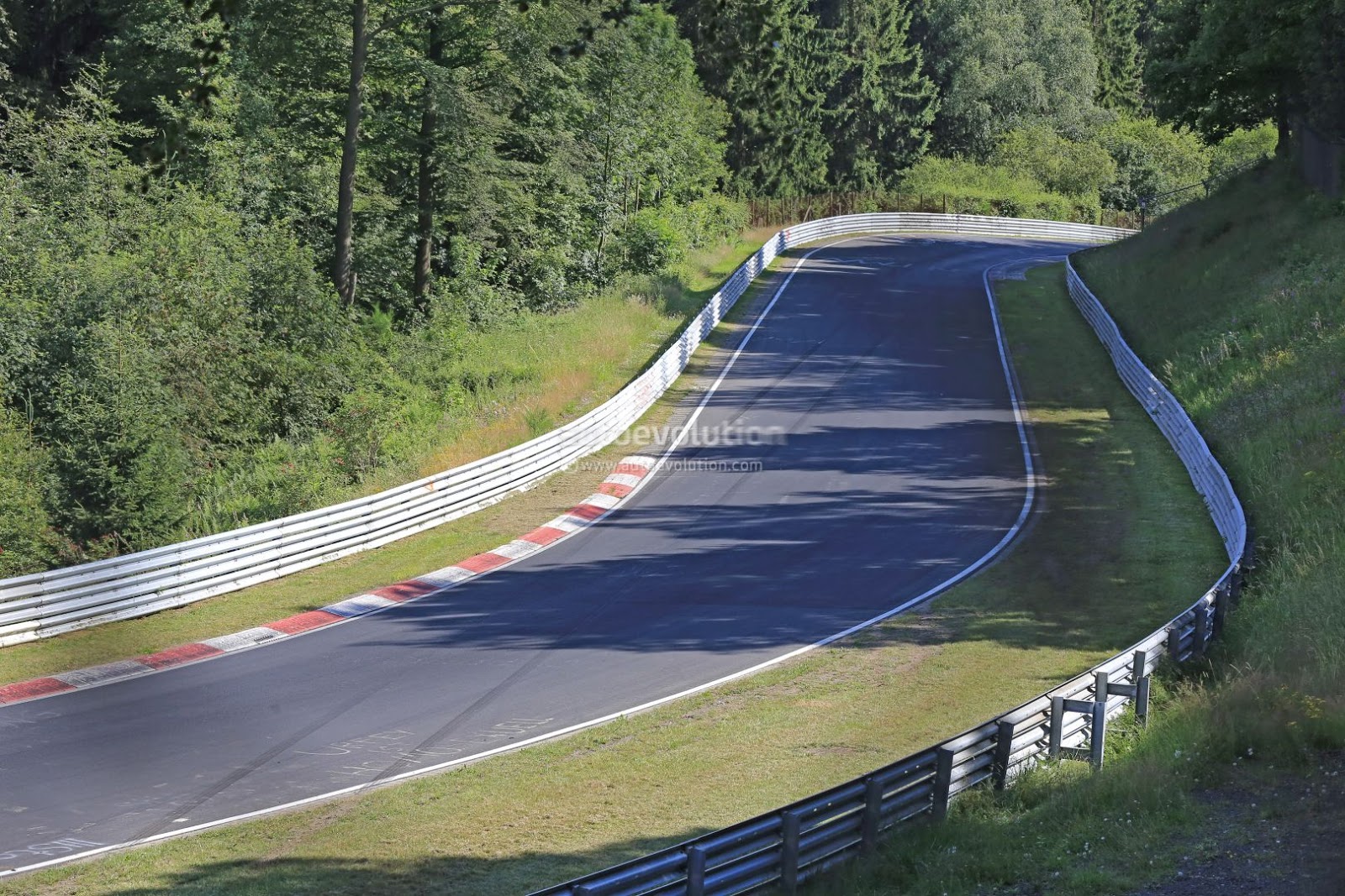 koenig2Bfrenarisma Ο Koenigsegg ξαναφτιάχνει το One:1 που διαλύθηκε στο Nurburgring