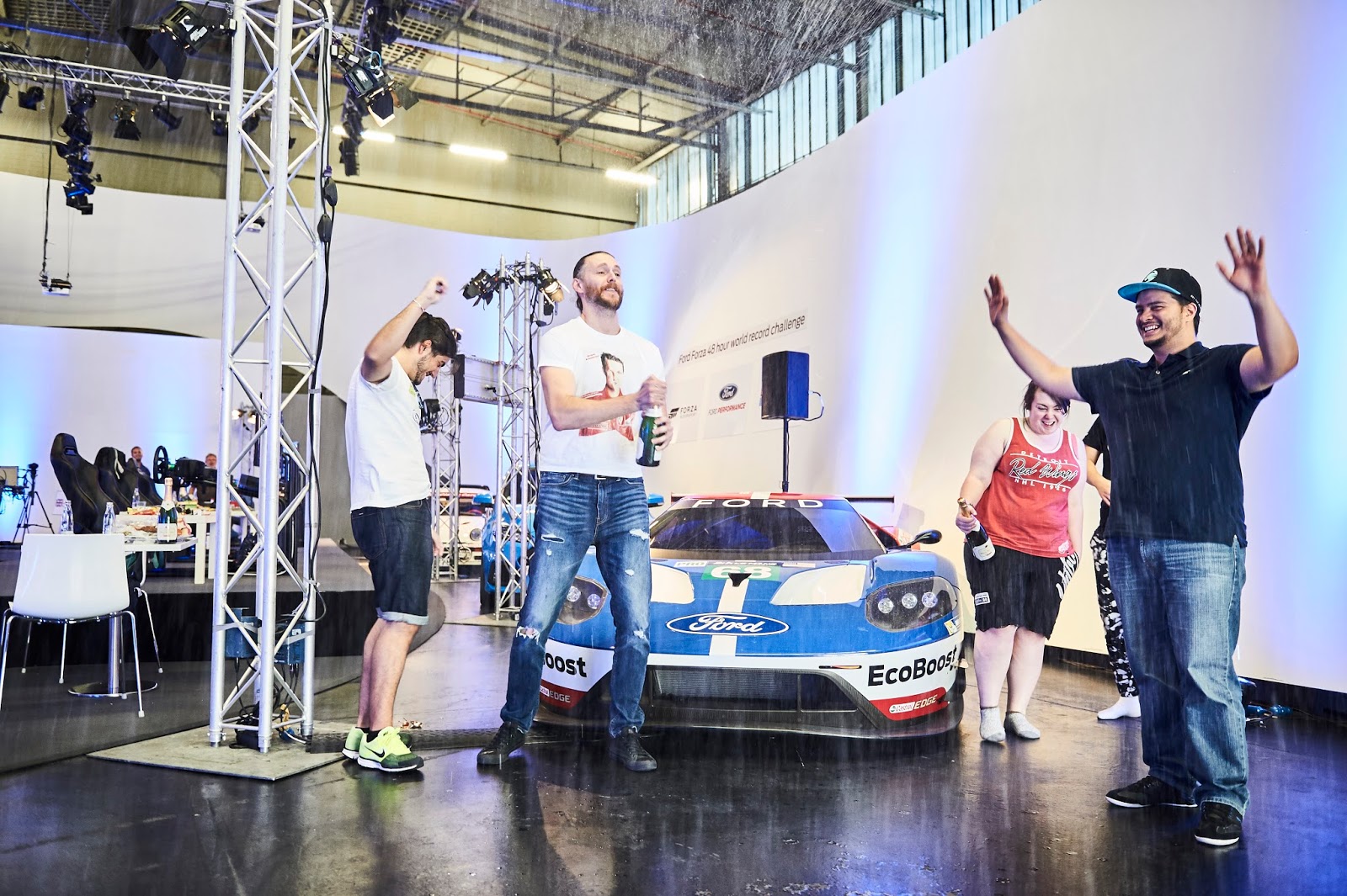 FordGamescom2016 89 Gamer έκανε νέο ρεκόρ Guinness, οδηγώντας συνολικά για 48 ώρες και 29 λεπτά στο Forza Motorsport 6!