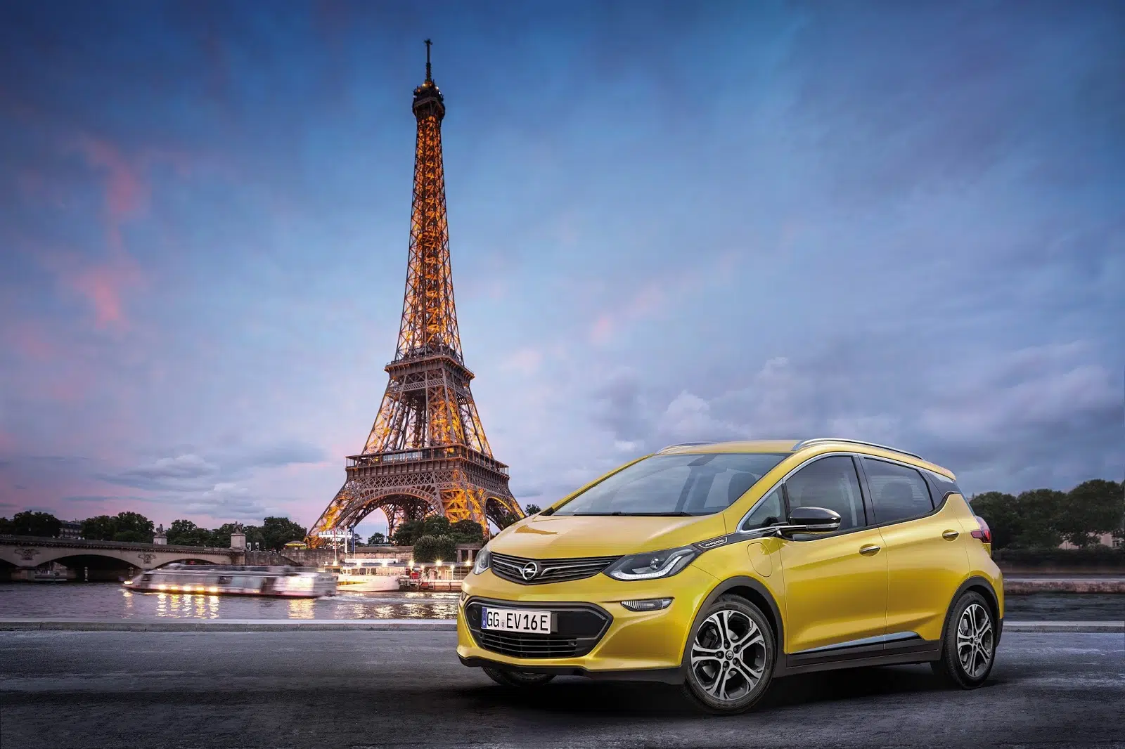 Opel Ampera e Paris 302756 Der Opel Ampera-e elektrisiert Sie mit seiner fulminanten Beschleunigung