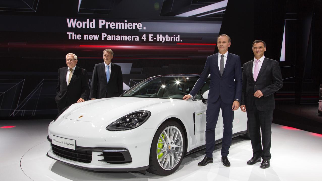 gallery 4 Πρεμιέρα για την υβριδική έκδοση της Panamera και την 911 GT3 Cup στο Παρίσι