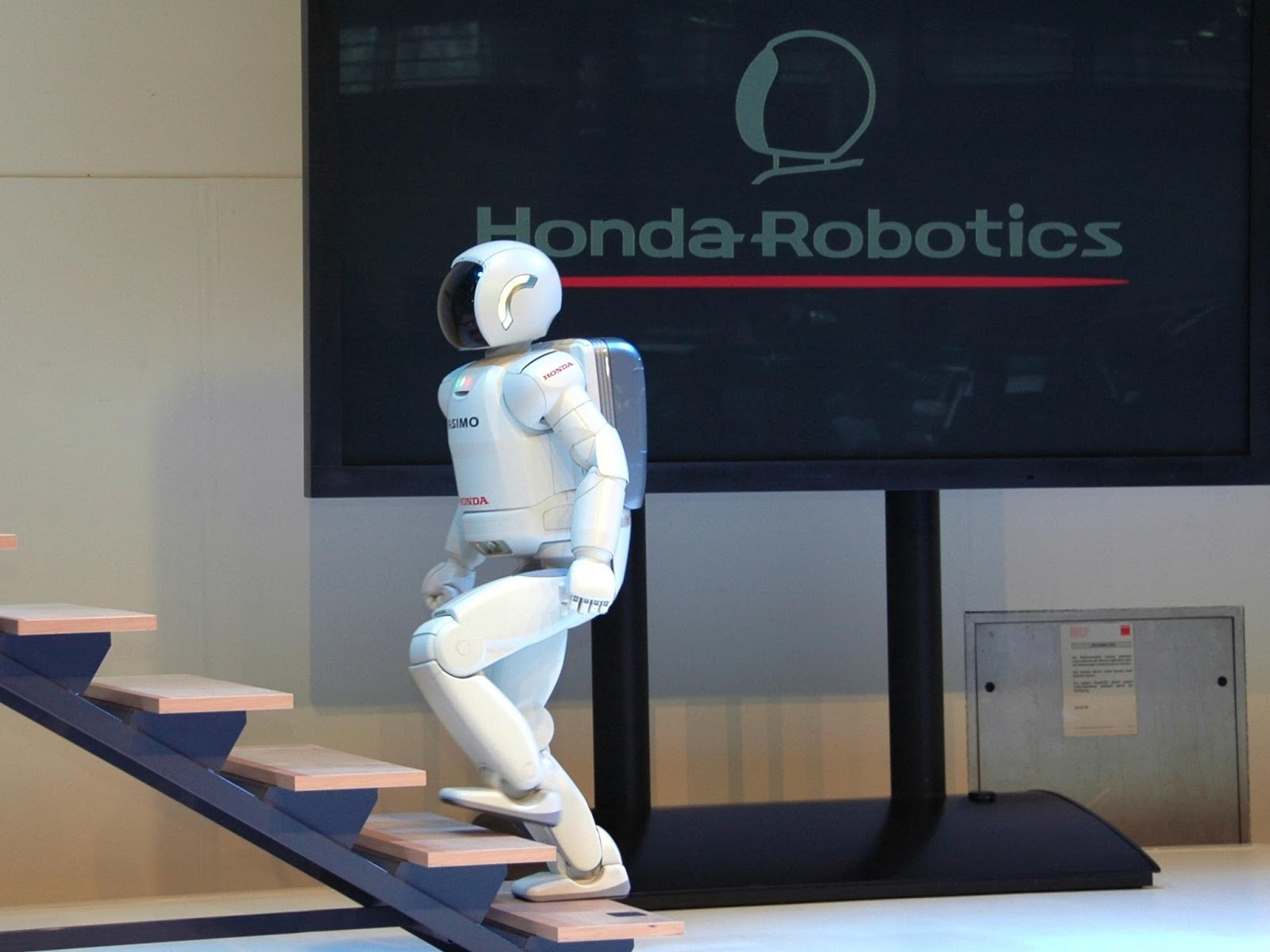 asimo H Honda θα παρουσιάσει όχημα με τεχνητή νοημοσύνη
