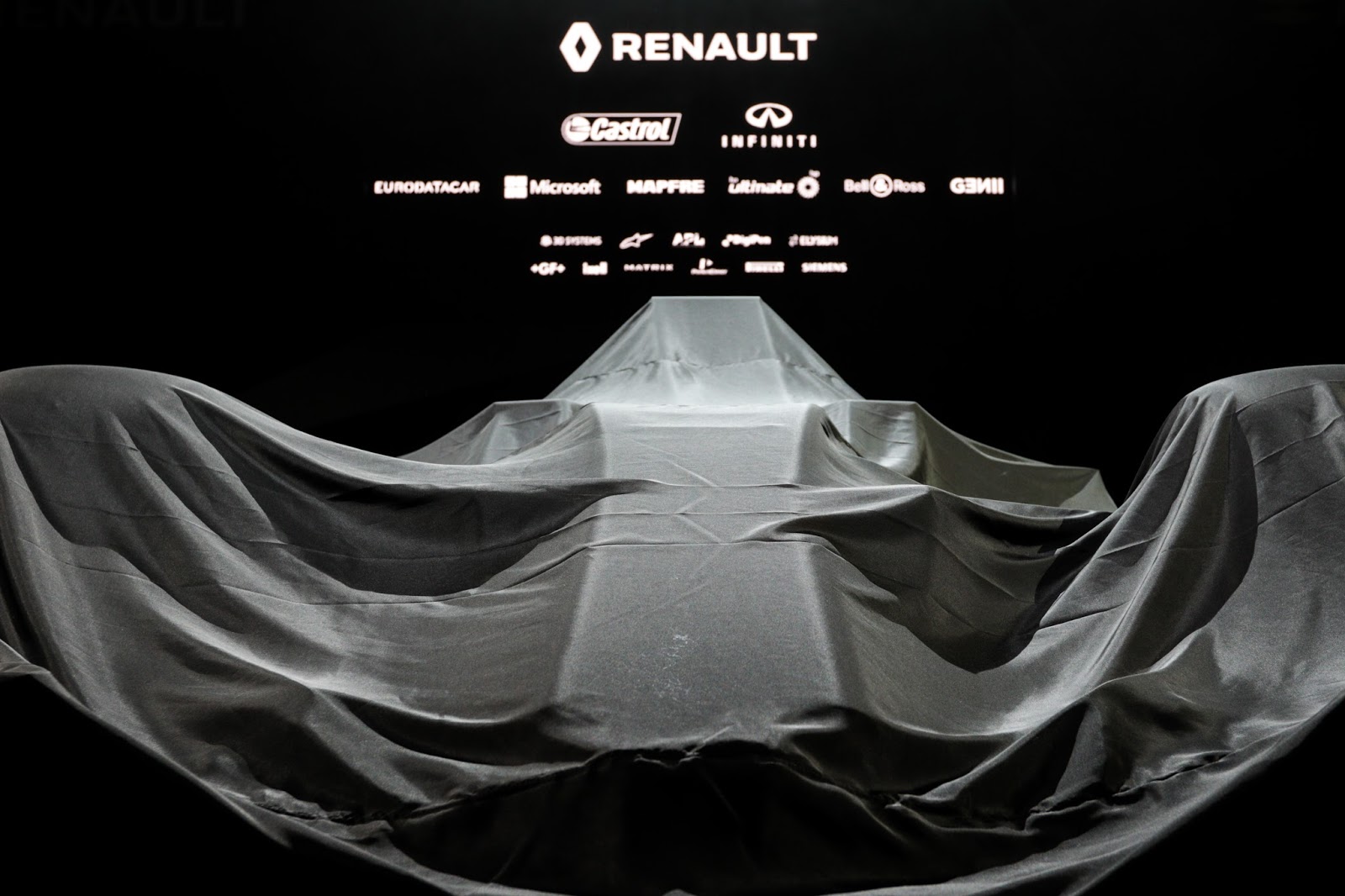 210217 RL 001 1 Η Renault Sport παρουσίασε το καινούργιο της μονοθέσιο, την R.S.17