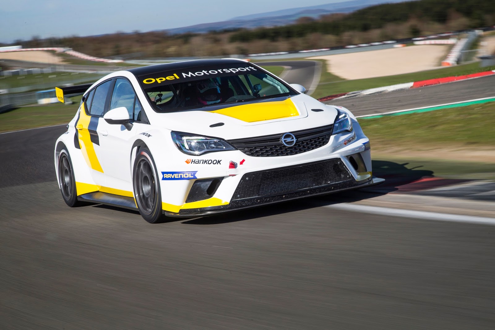 Opel Astra TCR 297112 To Opel Astra TCR του 2017, θα μπορεί να συμμετάσχει και σε αγώνες αντοχής