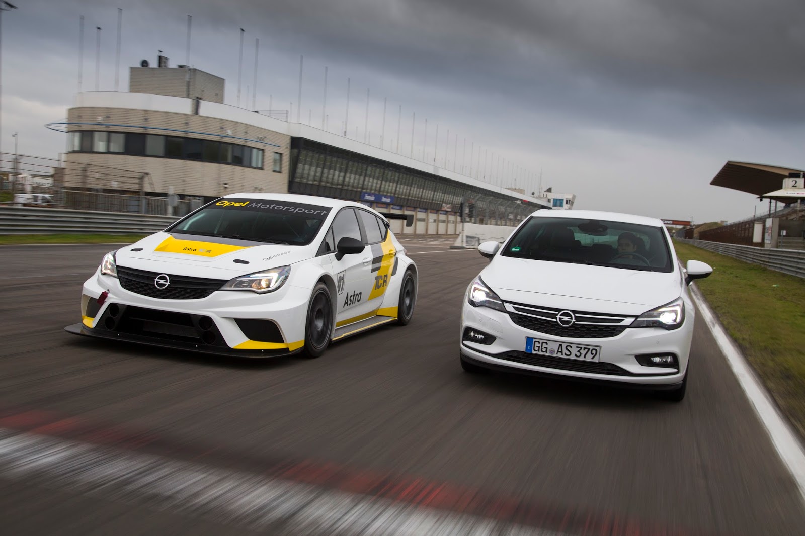 Opel Astra TCR 299189 To Opel Astra TCR του 2017, θα μπορεί να συμμετάσχει και σε αγώνες αντοχής