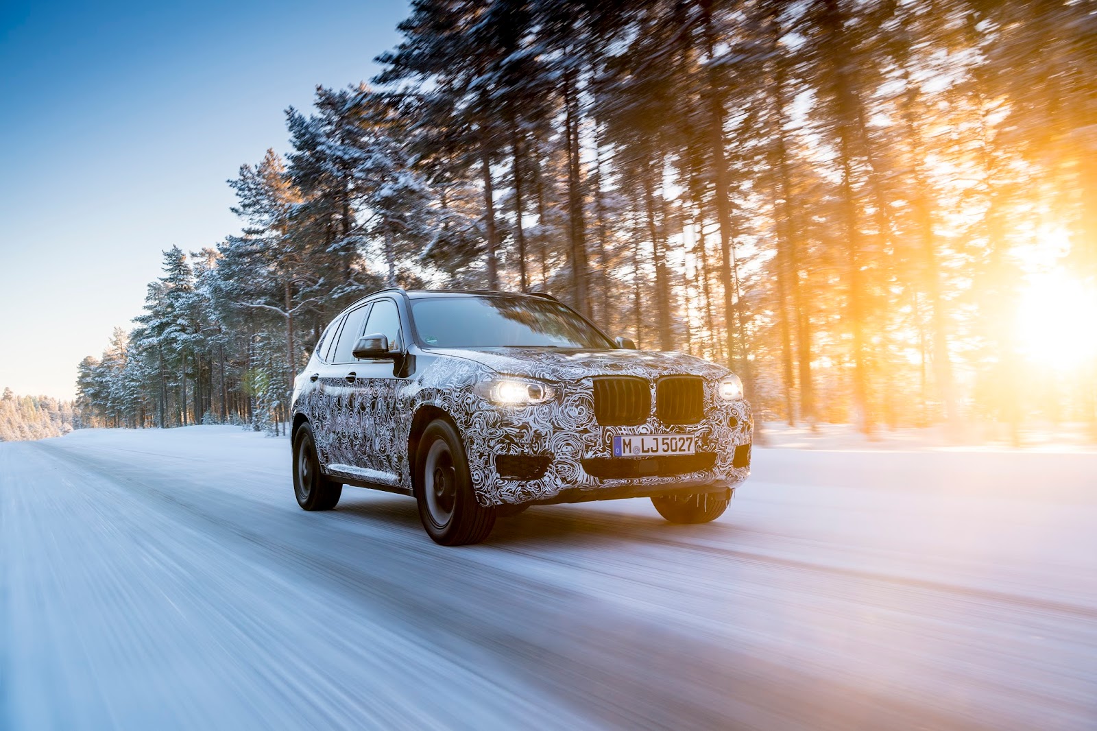 P90249811 highRes the new bmw x3 under Δοκιμές στην παγωμένη Βόρεια Σουηδία, για την επερχόμενη BMW X3