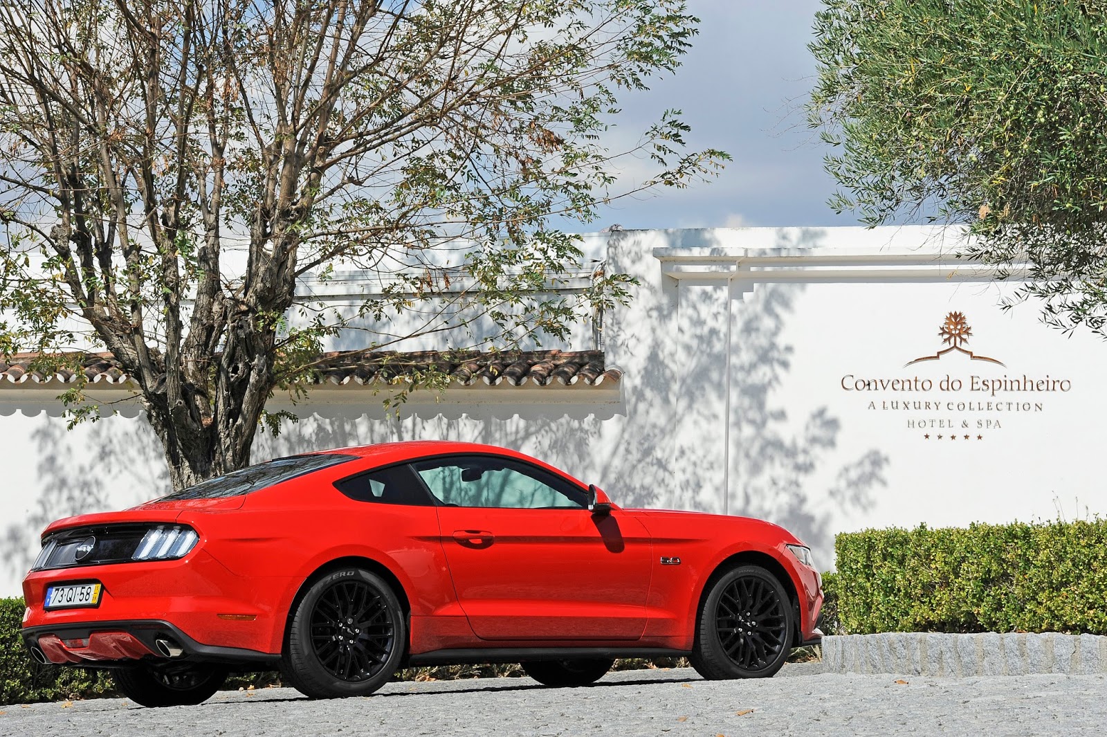 Best SellingSportsCar MustangPortugal Ο... τυφώνας Ford Mustang εξαπλώνεται σε όλο τον κόσμο και ξεπουλάει!