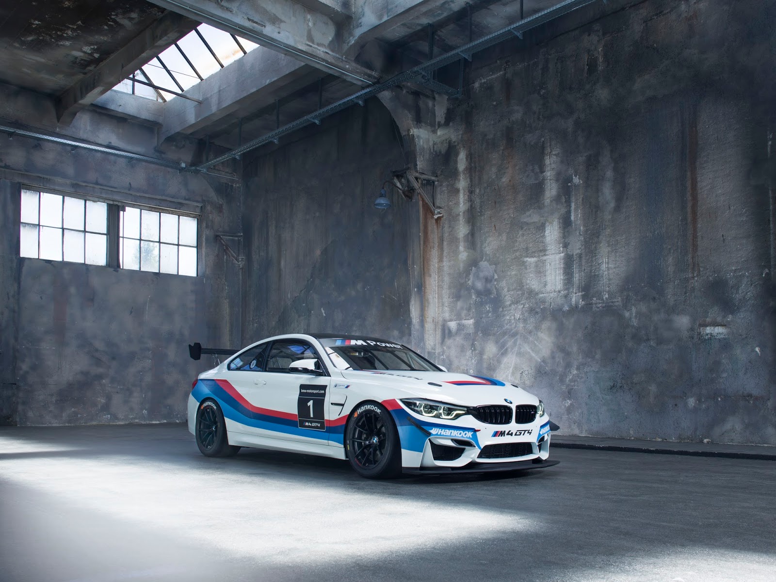 P90260914 highRes nuerburgring ger 24t Από 169.000 € η αγωνιστική BMW M4 GT4