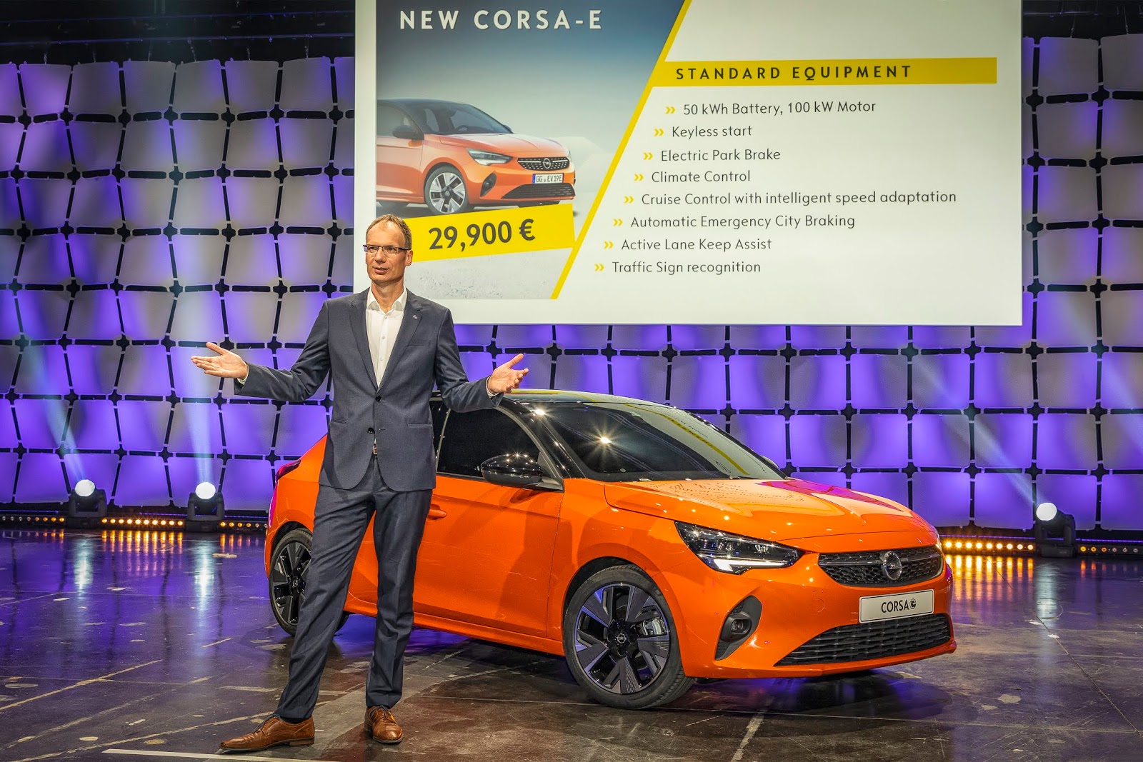 2019 Opel goes Electric Michael Lohscheller Corsa e 507071 Το νέο Opel Corsa-e με αυτονομία έως 330 km και 136 ίππους