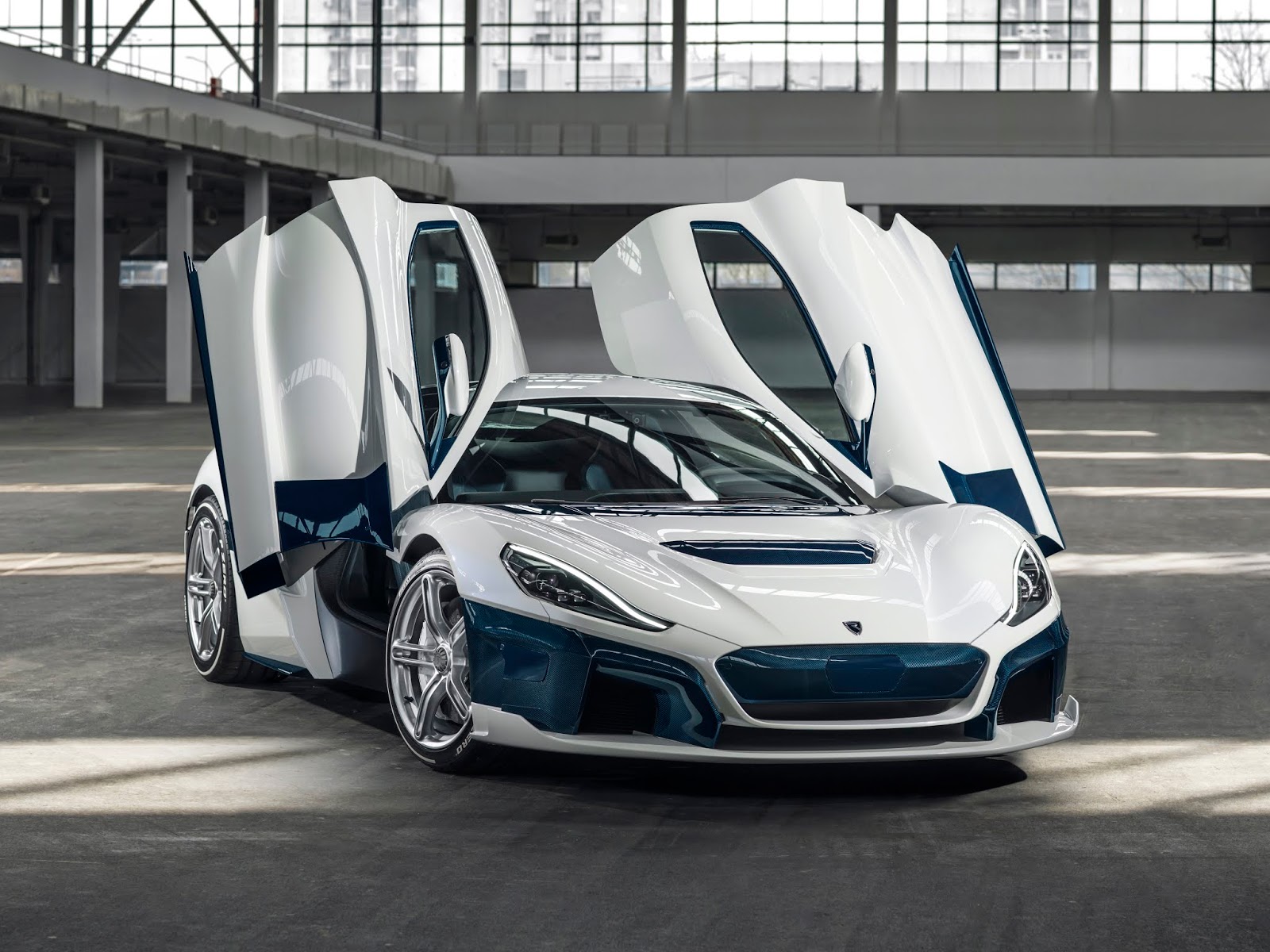 C TWO Day Exterior Front34 Rimac C Two. Η νέα φυλή στα hypercars, έρχεται με 1900 ίππους.