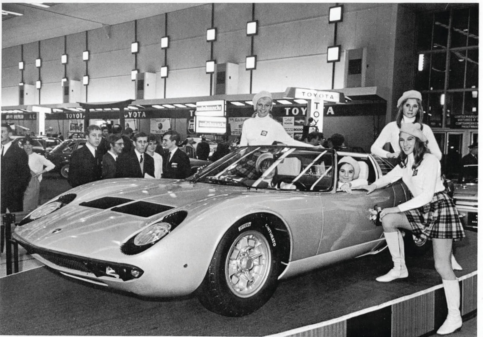 267601 Lamborghini Miura. Η γέννηση του supercar.