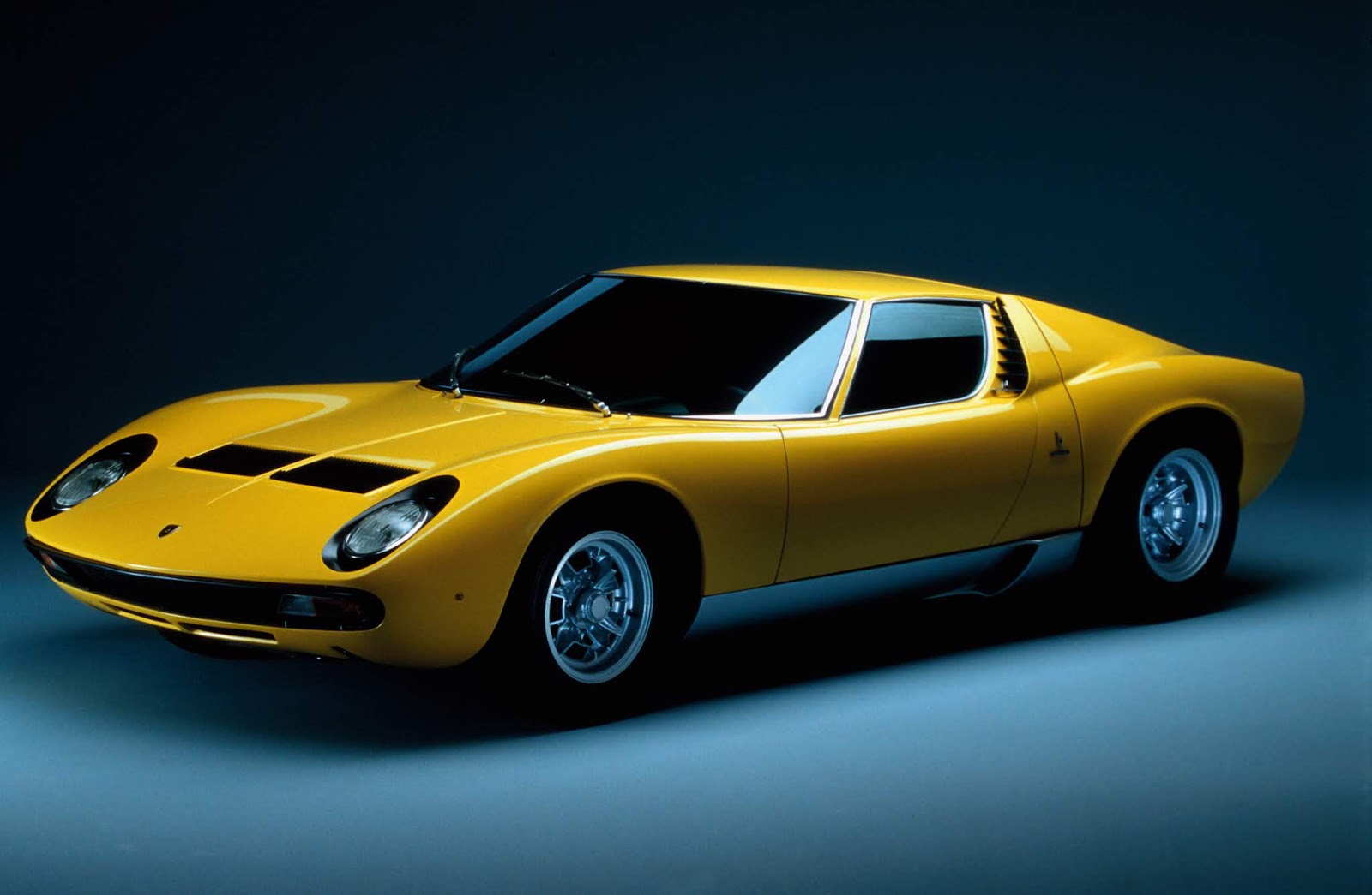 267614 Lamborghini Miura. Η γέννηση του supercar.