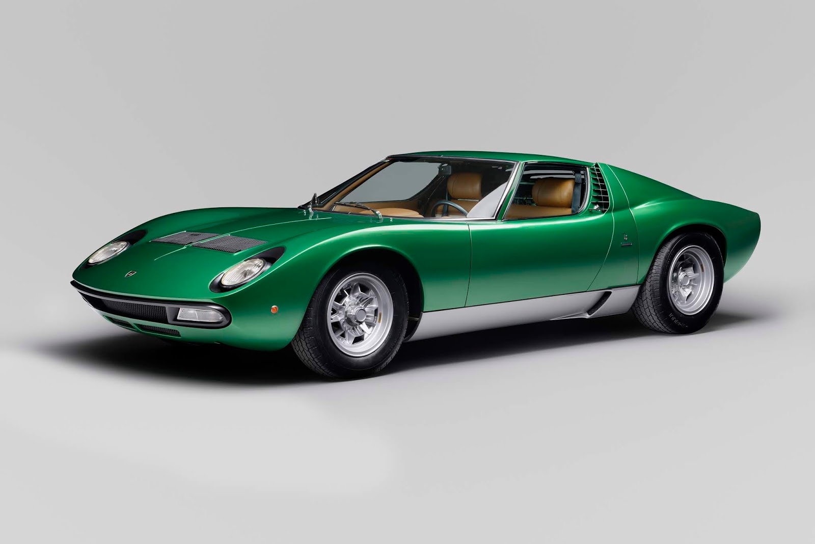 425551 Lamborghini Miura. Η γέννηση του supercar.
