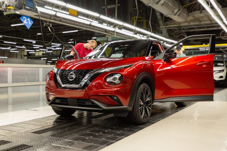 Nissan2BJuke2Bproduction2B 2B 2BFinal2BAssembly2B252892529 The first second-generation Nissan Juke has come off the production line!