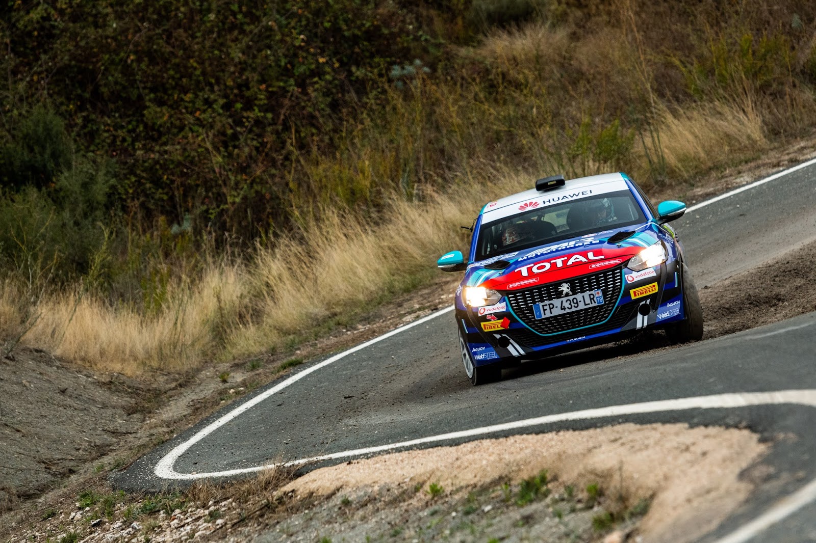 peugeot 40 0 Peugeot Sport : Δυνατό ξεκίνημα για το 208 Rally 4