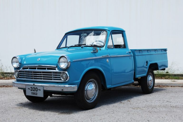 3202BNissan2Bpickup 60 Jahre Zusammenarbeit zwischen NIK. I. THEOCHARAKIS S.A. und Nissan