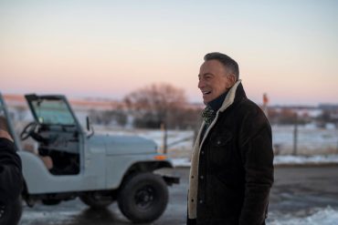 01 Jeep : Ενώνει τη φωνή της με τον Bruce Springsteen