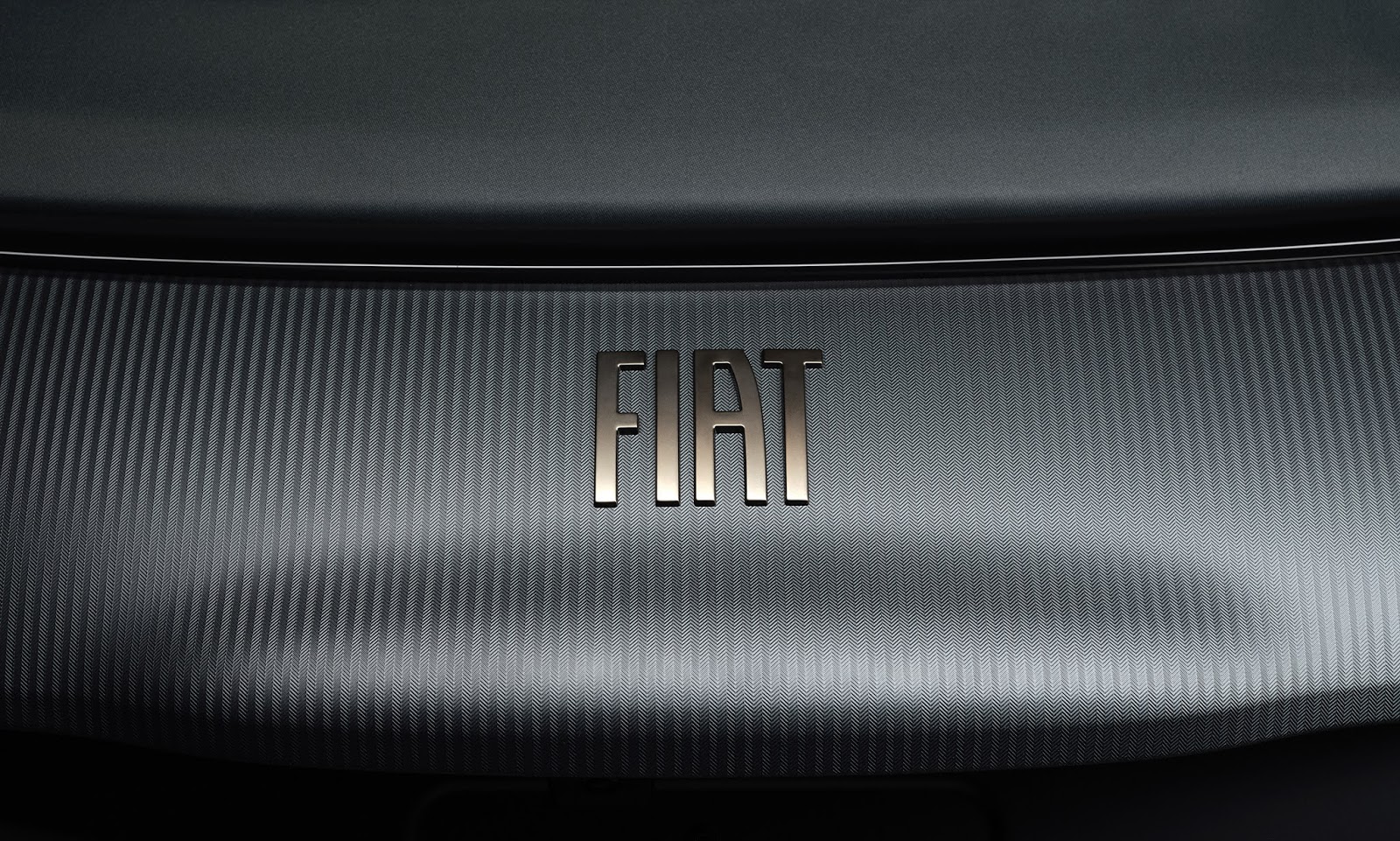 05 500giorgioarmani 6035fab61f637 The electric Fiat 500, cleans the air