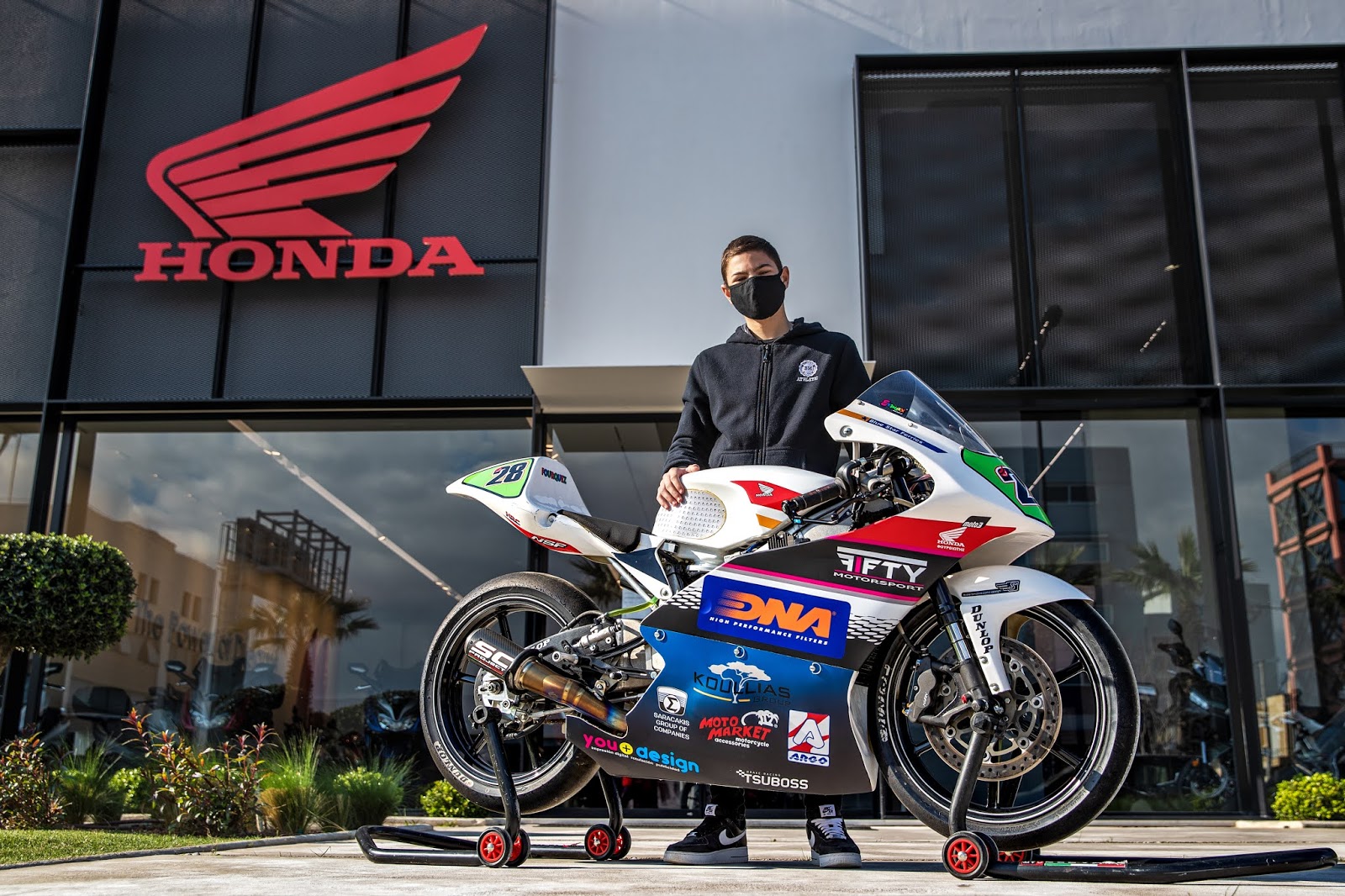 1DX07678 Ο Όμιλος Επιχειρήσεων Σαρακάκη και η Honda Moto, υποστηρίζουν τον Σπύρο Μάριο Φουρθιώτη