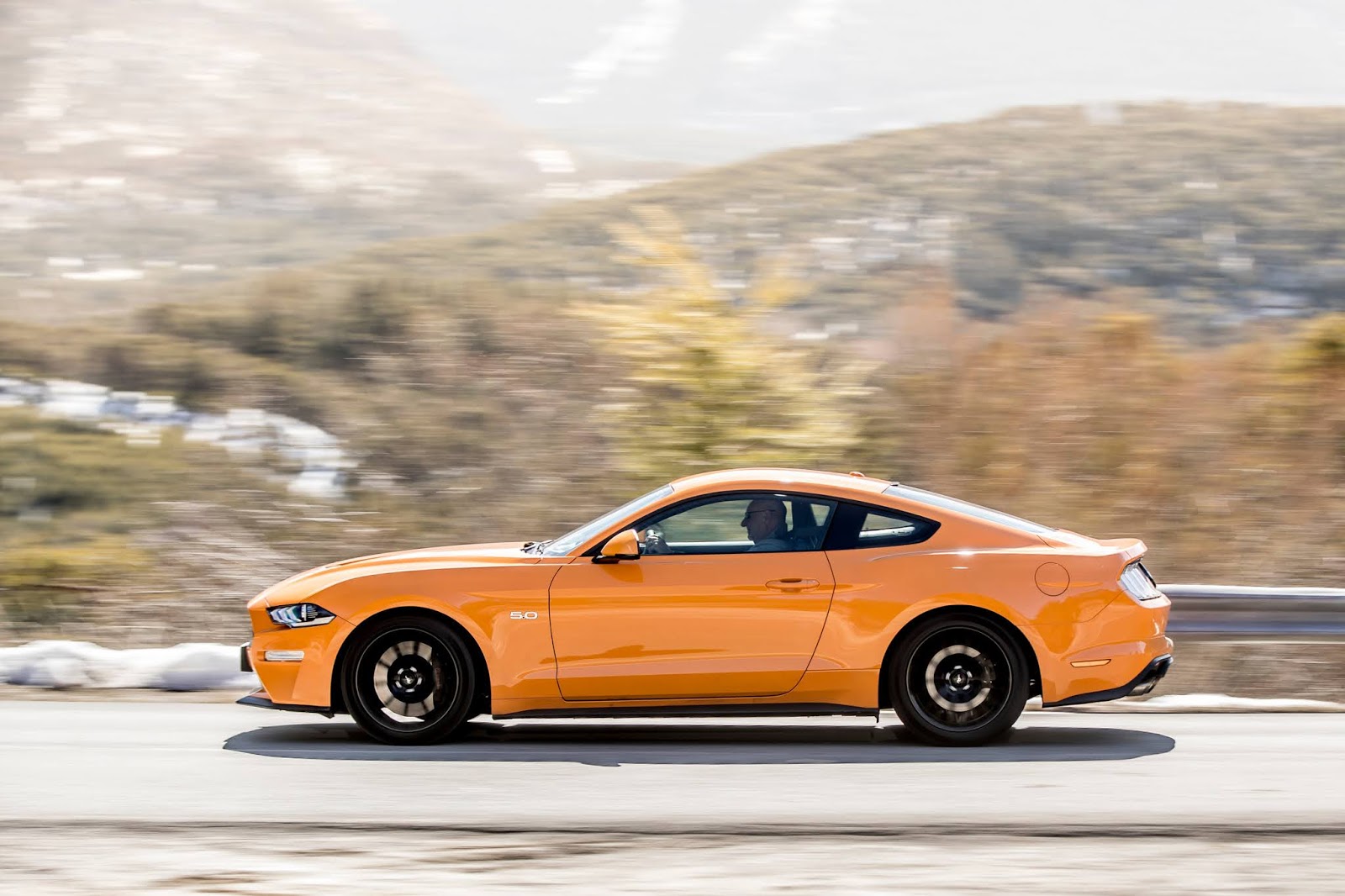 MUSTANG2BCOUPE 04 1 Mustang : Παρέμεινε για δεύτερη συνεχή χρονιά το πρώτο σε πωλήσεις σπορ αυτοκίνητο στον κόσμο