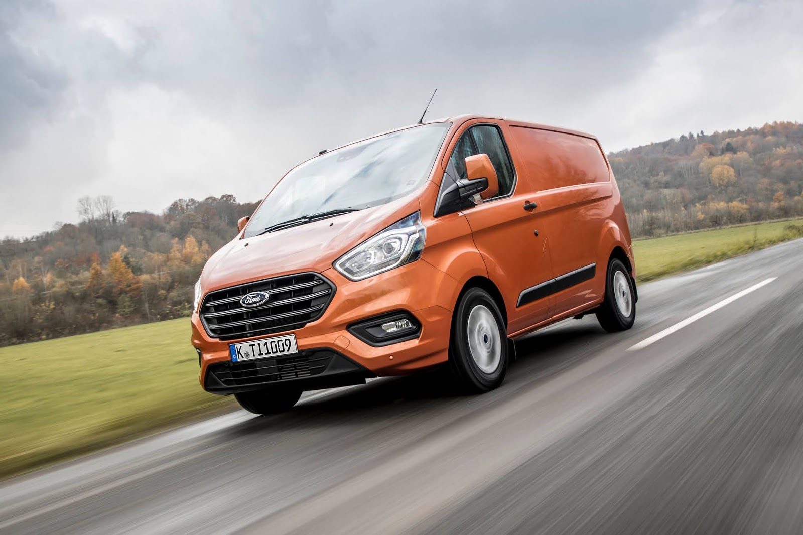 Transit Custom Trend 002 1 Ford : Αυξάνει τις πωλήσεις της στην Ευρώπη, στο πρώτο τρίμηνο του 2021