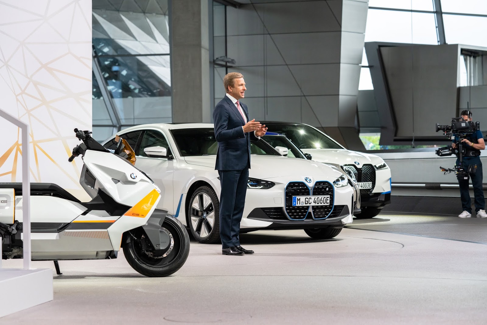 P90421676 highRes 1 BMW Group : Στοχεύει στη μείωση των εκπομπών CO2 του, κατά 200 εκατομμύρια τόνους μέχρι το 2030