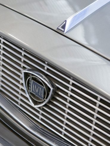 06 Lancia Flavia «Κομψότητα σε κίνηση» : To νέο ντοκιμαντέρ της Lancia, για την 115η επέτειο της