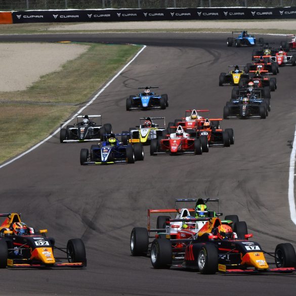 Start Race1 Imola Circuit H Ιταλική Formula 4, συνεχίζει στη Vallelunga