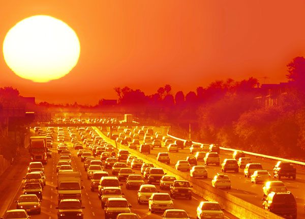 driving hot weather Τι να προσέξεις στο αυτοκίνητό σου με τον καύσωνα