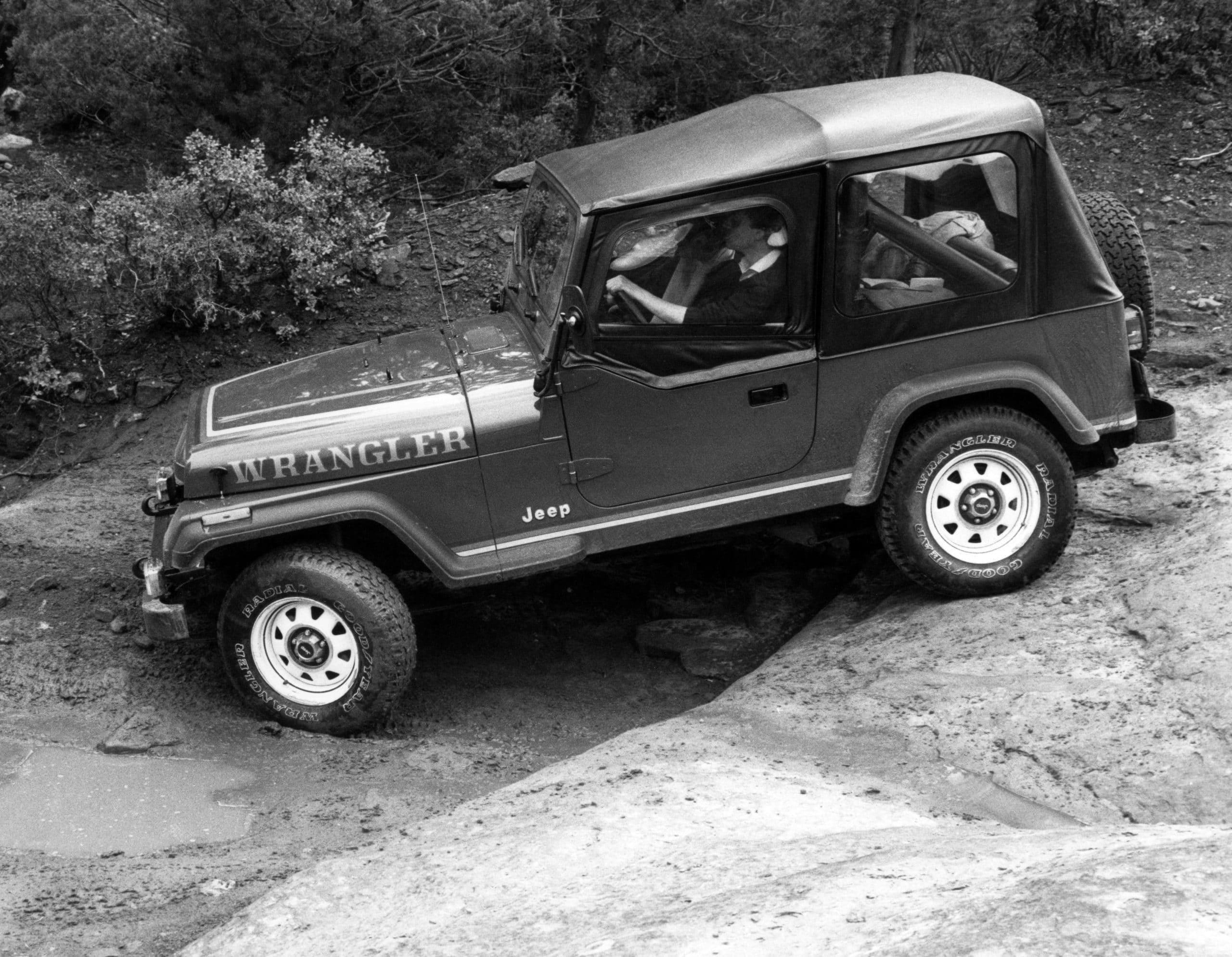 6th moment 1987 Jp Wrangler lft scaled 12 ορόσημα, για τα 80α γενέθλια της Jeep