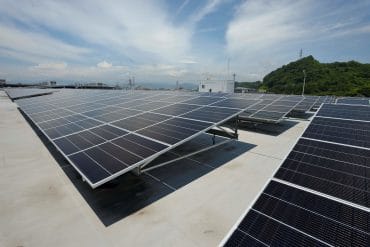 Solar panels Hiroshima plant Φωτοβολταϊκά στα κεντρικά της, στη Χιροσίμα, έβαλε η Mazda