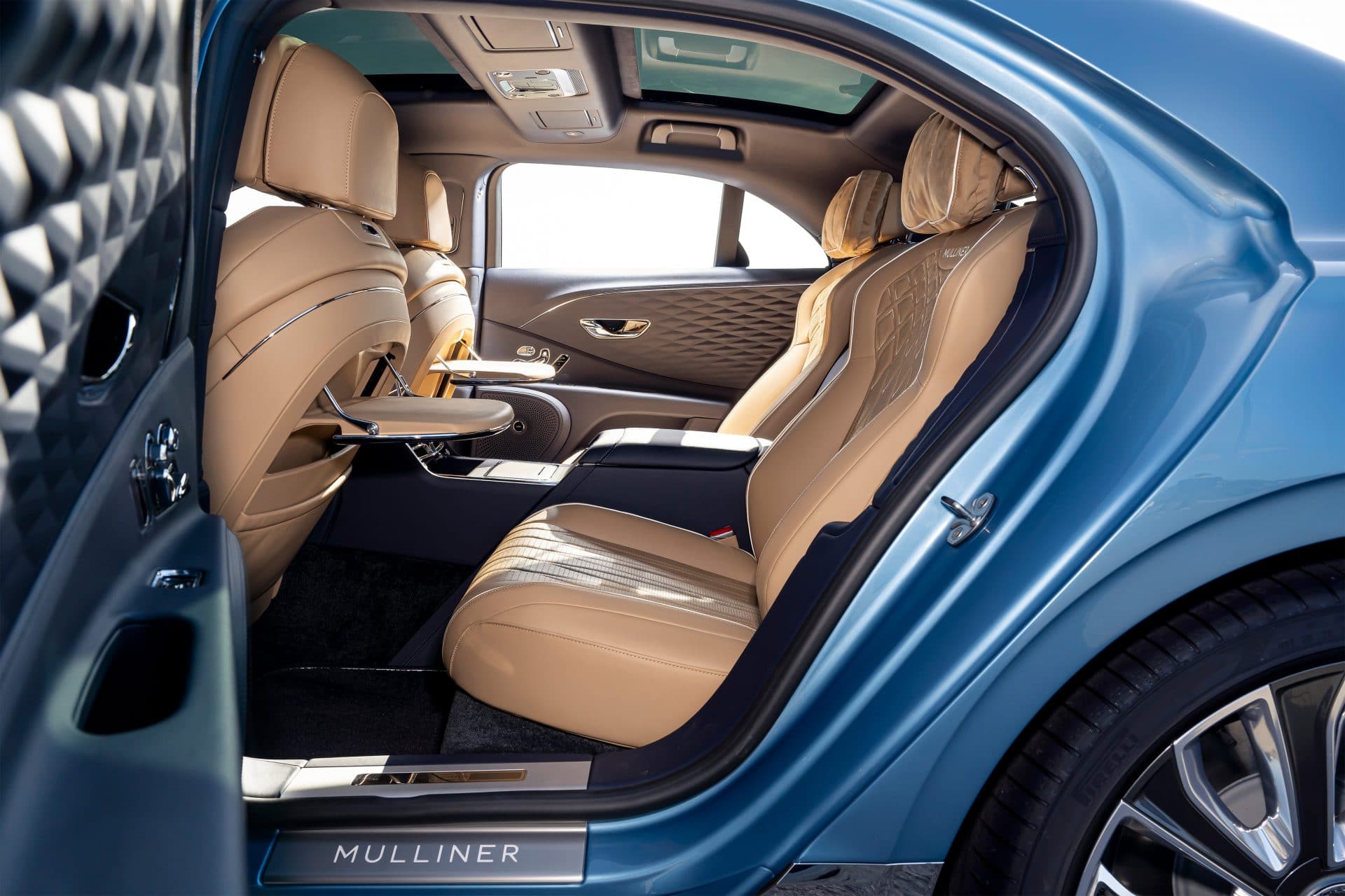Flying Spur Mulliner 6 BENTLEY FLYING SPUR MULLINER : Κορυφαία εμπειρία Grand Touring