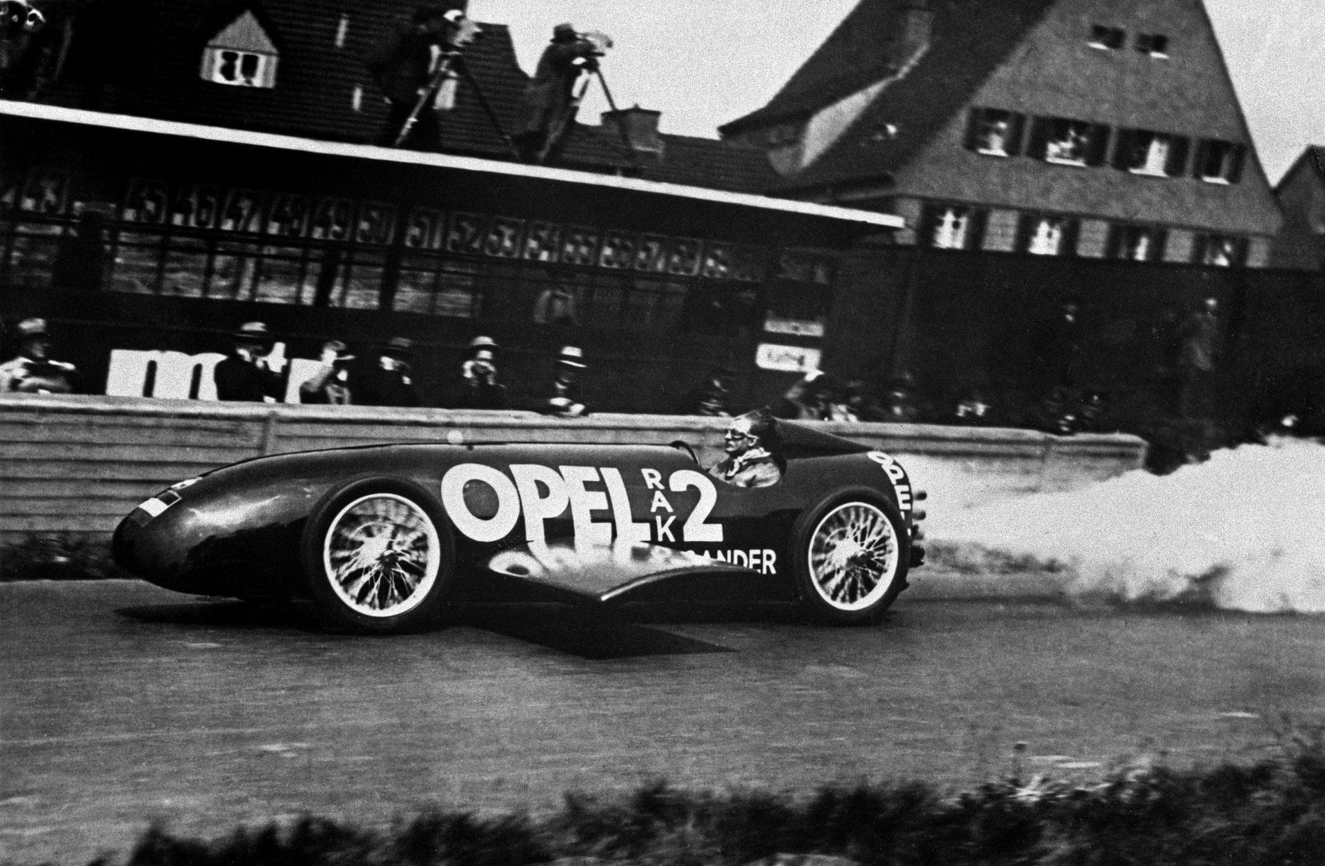12 Opel 52344 Πριν από 100 Χρόνια : Η Opel Κερδίζει στον Πρώτο Αγώνα στην Πίστα του Avus