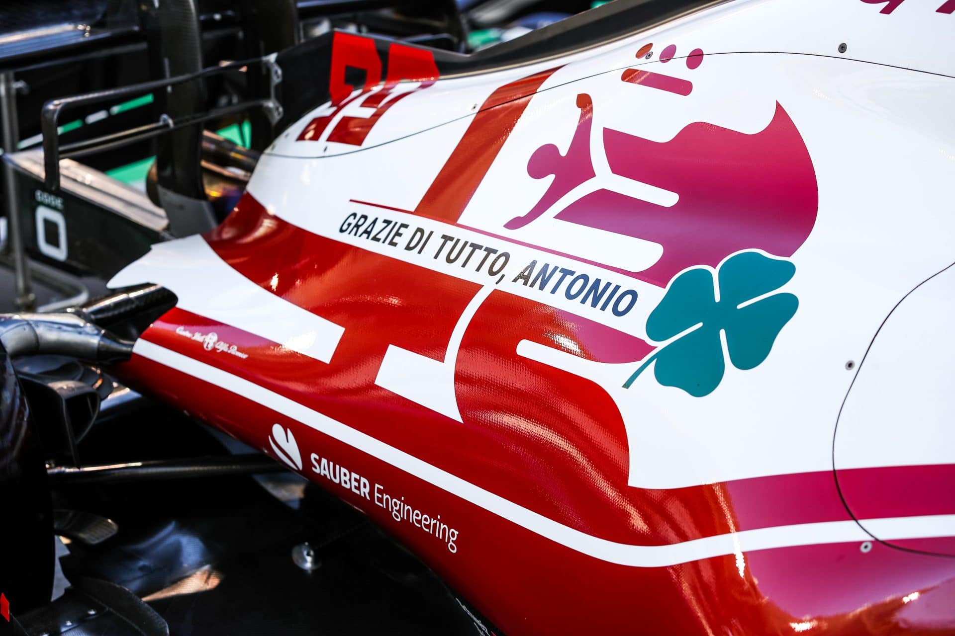 HP antonio To μήνυμα της Alfa Romeo για τον Kimi και τον Antonio στο Abu Dhabi