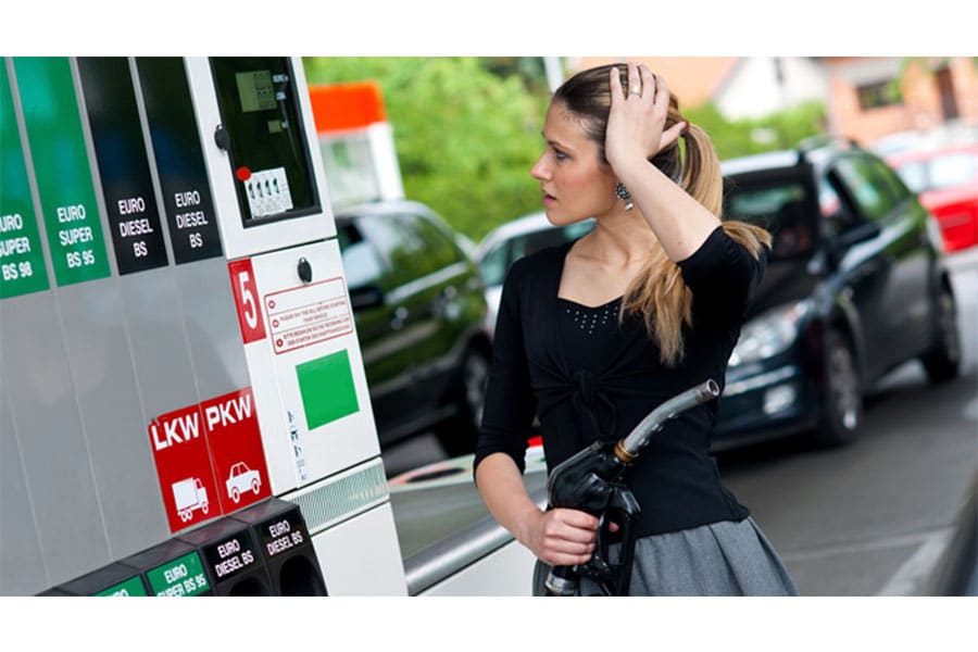 fuel Σοκ με τη βενζίνη να ξεπερνά τα 2 ευρώ το λίτρο