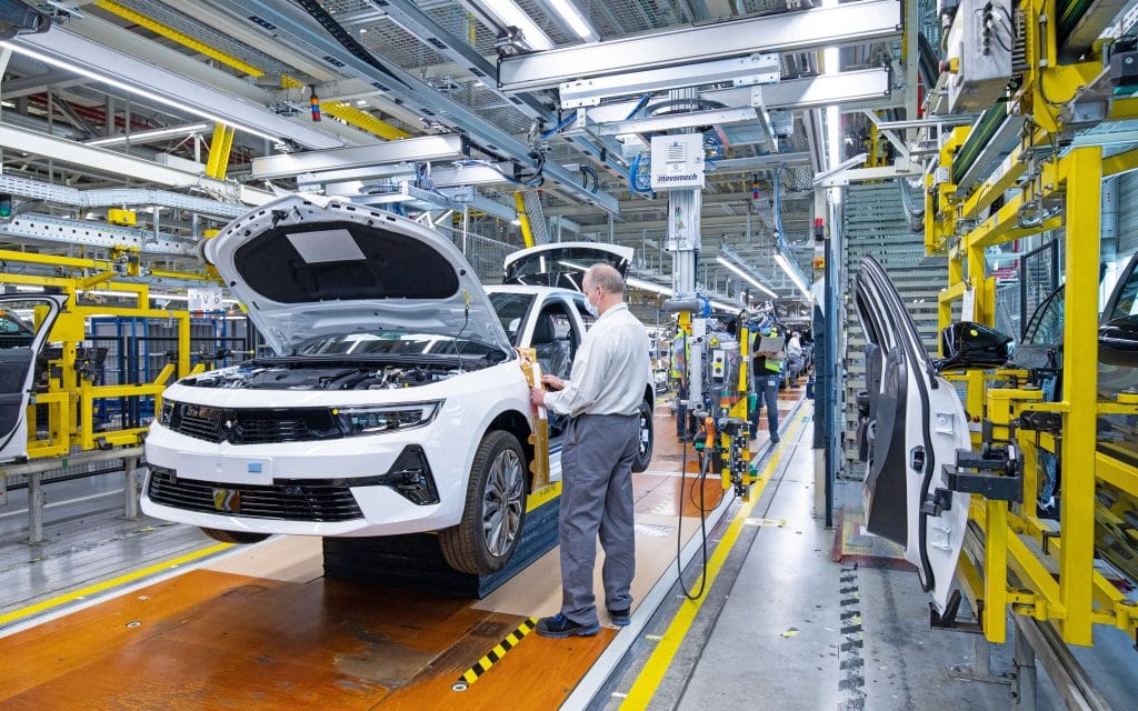 06 Opel Astra Produktion Ruesselsheim516529 Πού κατασκευάζεται η νέα γενιά του Opel Astra