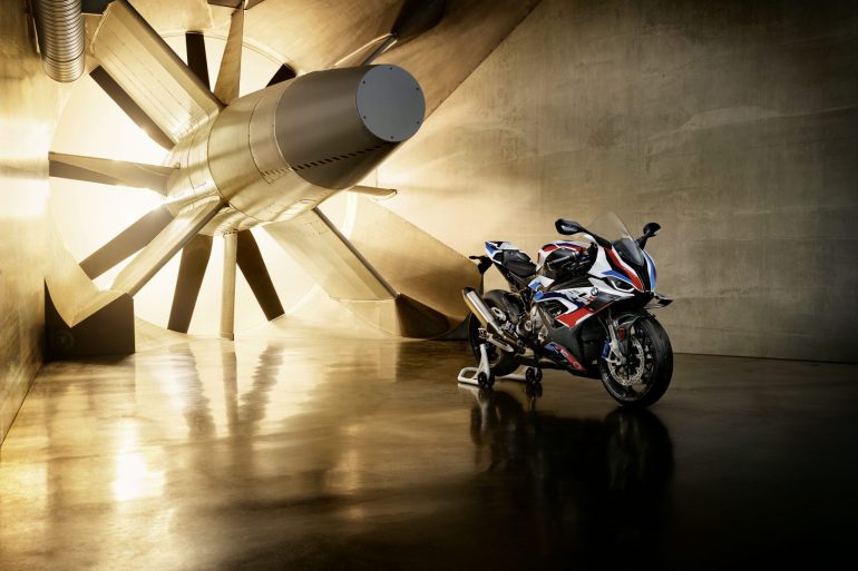 P90400023 highRes die neue bmw m 1000 r BMW Motorrad hat bei der MOTORRAD-Leserwahl ein Spitzenergebnis erzielt