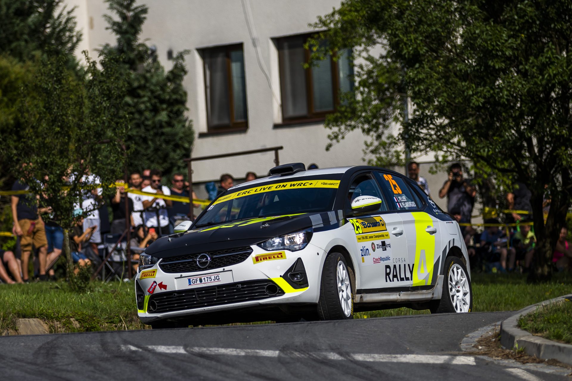 02opel520187 630c94dda496e 630f311c70584 Η ADAC Opel Rally Junior Team είναι Πρωταθλήτρια Ευρώπης
