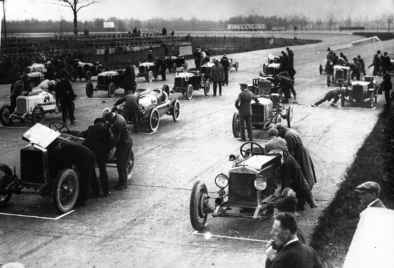 Bundesarchiv Bild 102 01319 Italien Monza Autorennen Monza: Η ιστορία του "Ναού Της Ταχύτητας"
