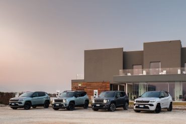Jeep® Renegade and Compass e hybrid and 4xe Τι περιμένουμε στο Jeep Brand 4xe Day