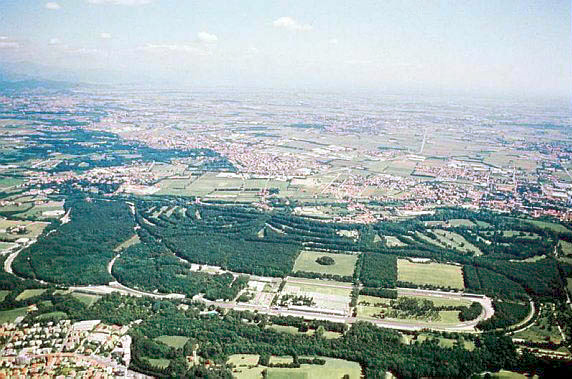 Monza aerial photo Monza: Η ιστορία του "Ναού Της Ταχύτητας"