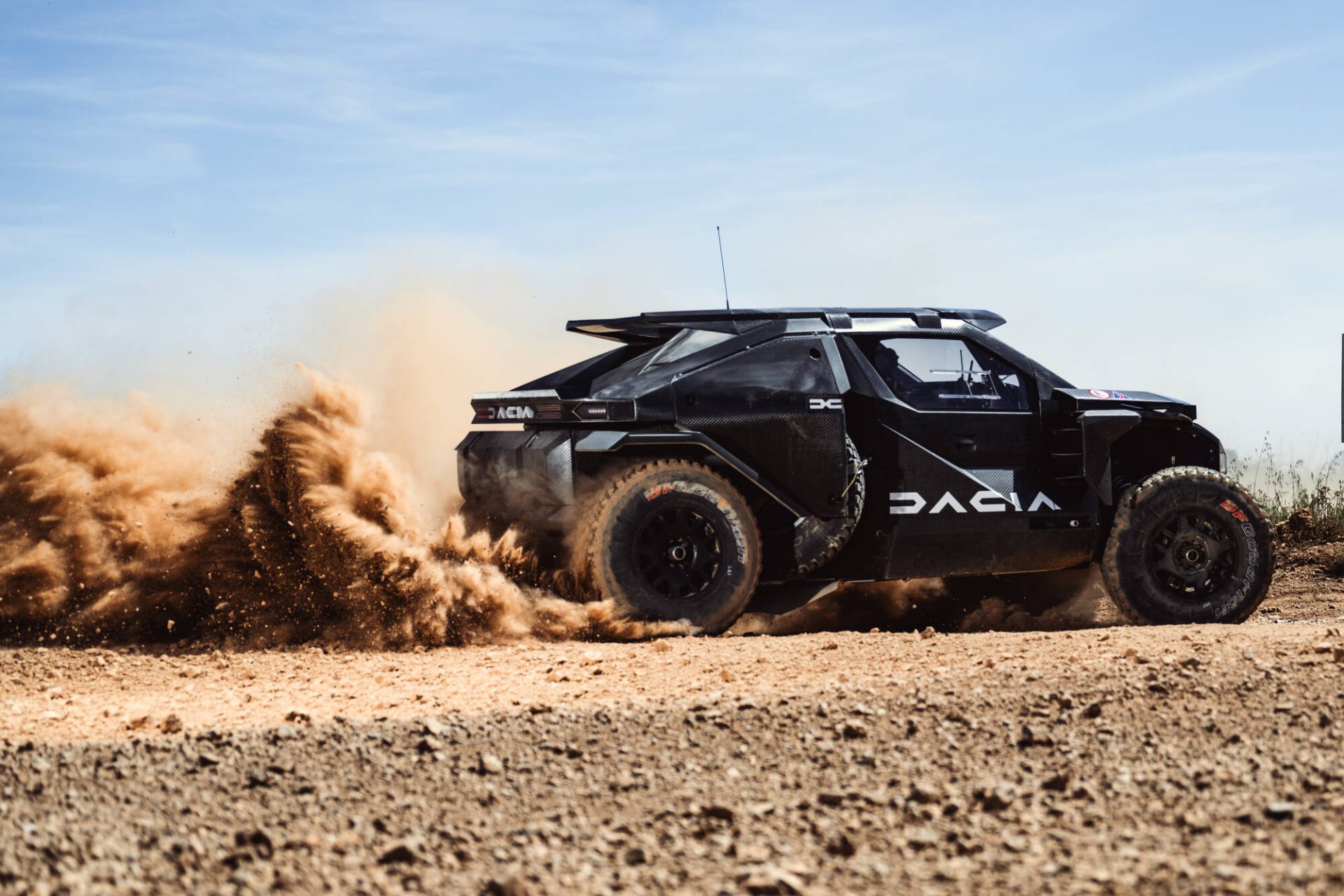 Sandrider Tests at Chateau De Lastours 4 The Dacia Sandriders : Στο δρόμο προς το Dakar