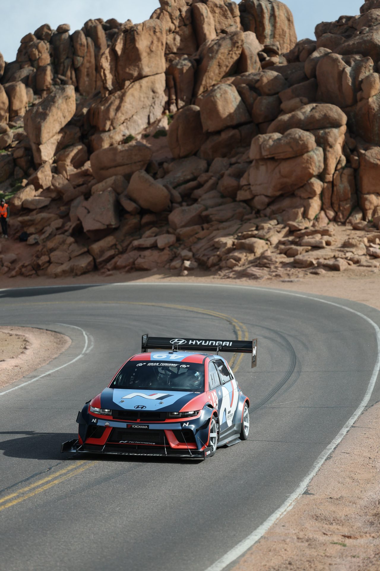 Key Photo 3 Hyundai Motors IONIQ 5 N Sets Benchmark for Crossover EVs at Pikes Peak International Hill Climb Ρεκόρ για το IONIQ 5 N στο Pikes Peak International Hill Climb