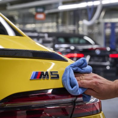 P90557810 highRes la production de la nouvelle BMW M5 : début de la production de la berline haute performance