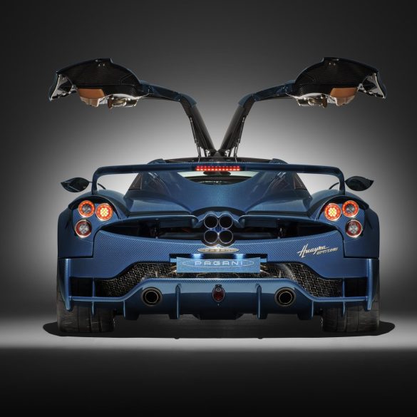 Pagani Huayra Epitome 4 1 Posteriore Portiere aperte B Pagani Huayra Epitome: Ελληνικό όνομα στην πρώτη Pagani με χειροκίνητο κιβώτιο