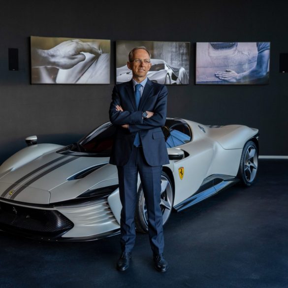 Vigna Benedetto Vigna: Τα E-fuels θα μπορούσαν να αποτελέσουν τη λύση για τα supercars εσωτερικής καύσης της Ferrari
