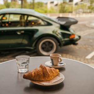 img 2 1 Επιστροφή με μια 911 Turbo μέσω Παρισιού για τα 50α γενέθλια