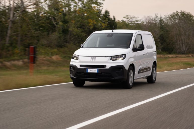 FIATProfessionalDoblo3 Nouveau FIAT Doblò : le partenaire idéal des professionnels à un prix abordable et avec une garantie de cinq ans.