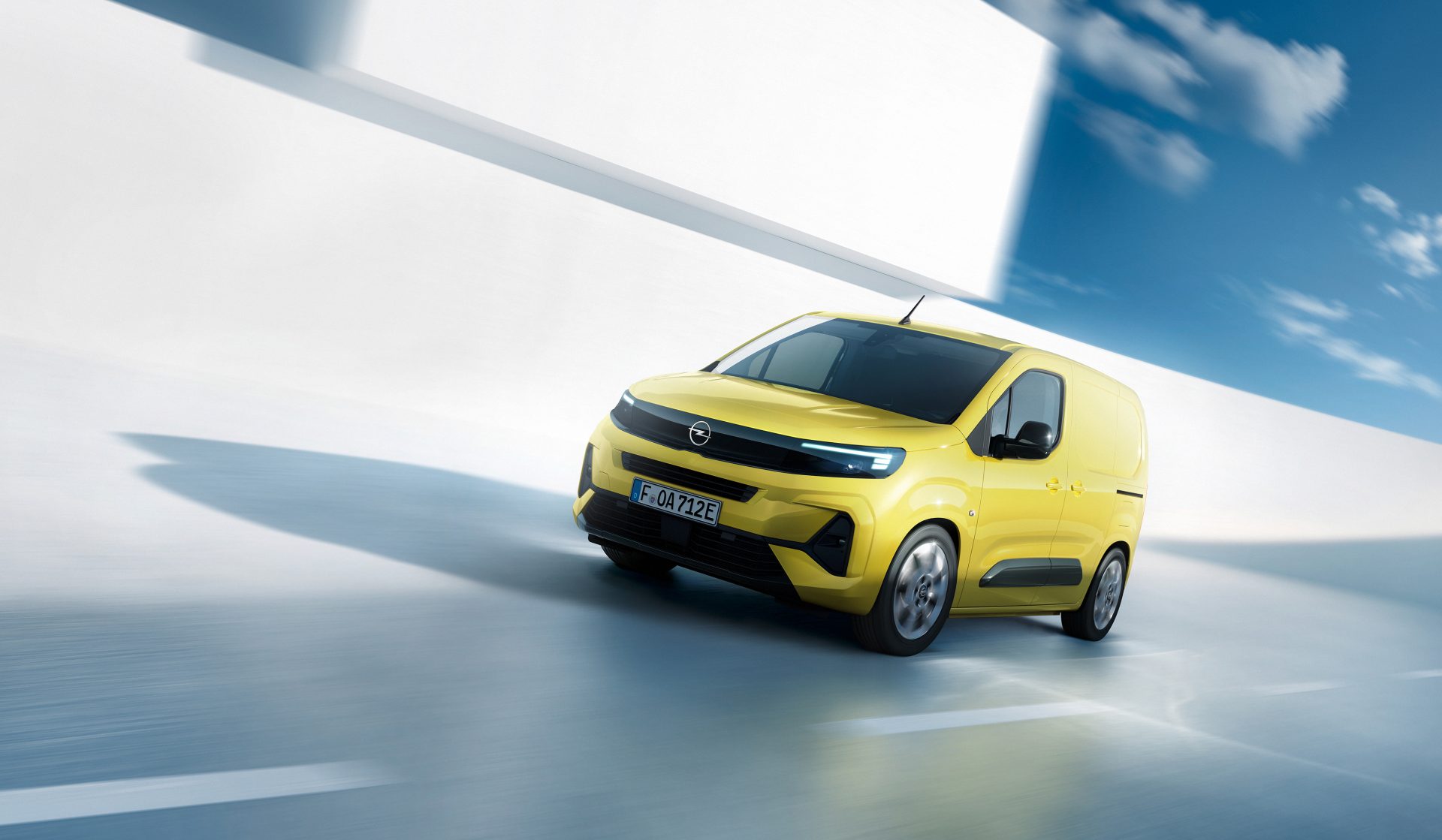 OpelComboElectric Η Opel πρωτοπορεί με την ανανεωμένη σειρά επαγγελματικών οχημάτων
